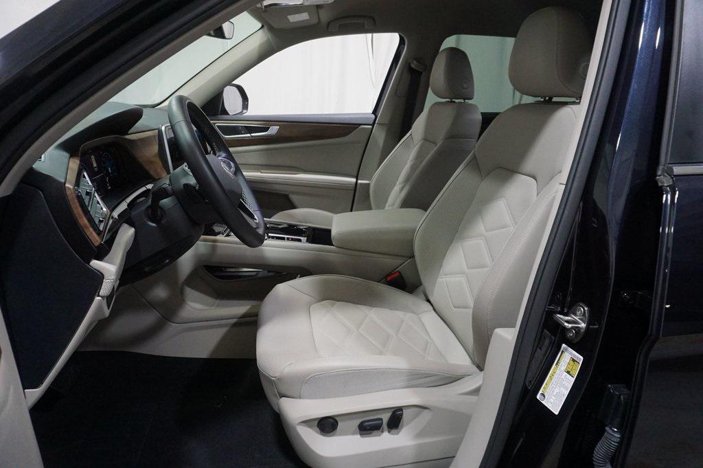 used 2025 Volkswagen Atlas car, priced at $35,990