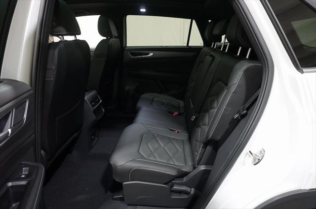 new 2025 Volkswagen Atlas Cross Sport car, priced at $42,195