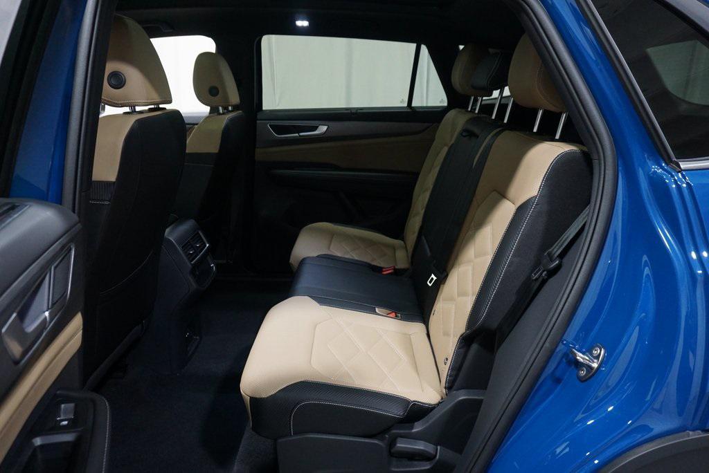 new 2025 Volkswagen Atlas Cross Sport car, priced at $41,091