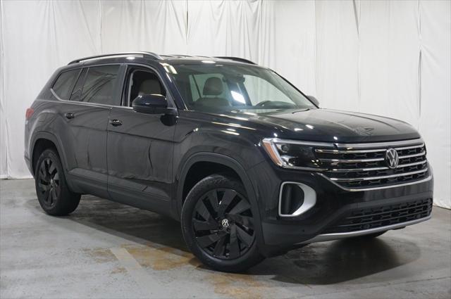 used 2025 Volkswagen Atlas car, priced at $42,998