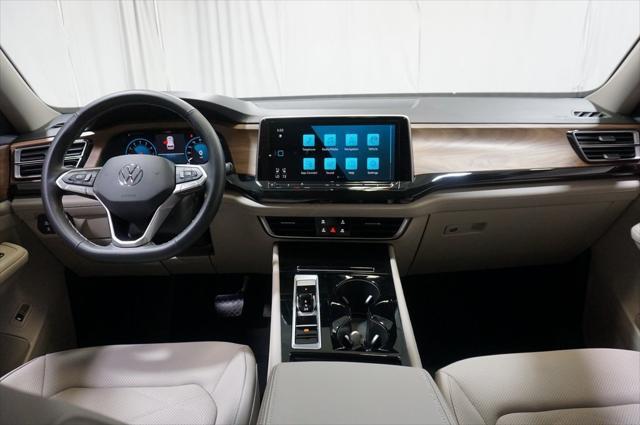 used 2025 Volkswagen Atlas car, priced at $42,998