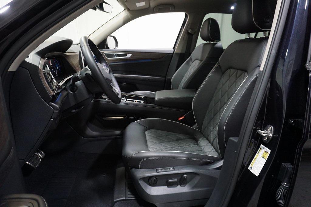 used 2025 Volkswagen Atlas car, priced at $46,490