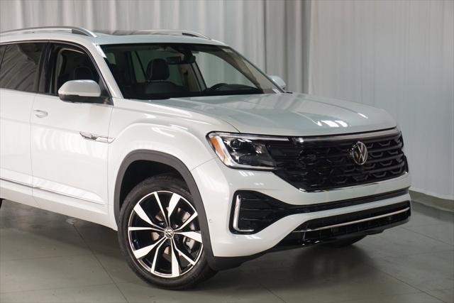 new 2025 Volkswagen Atlas car, priced at $52,348