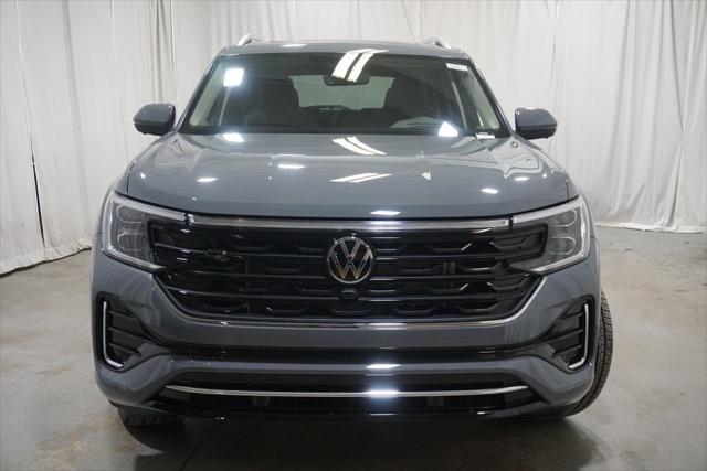 new 2025 Volkswagen Atlas car, priced at $52,446