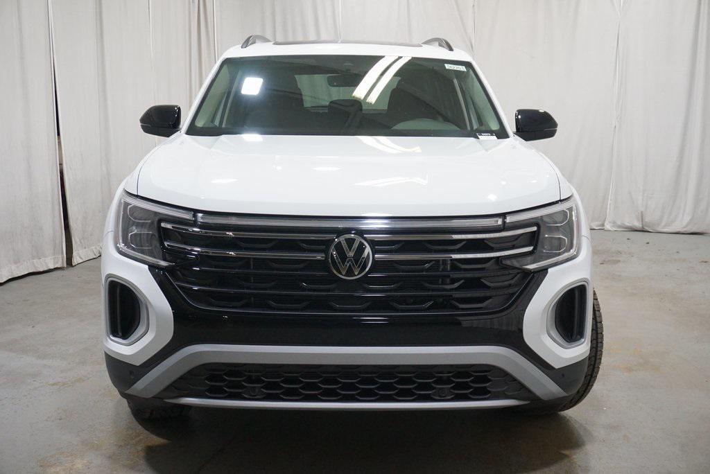 new 2025 Volkswagen Atlas car, priced at $41,654