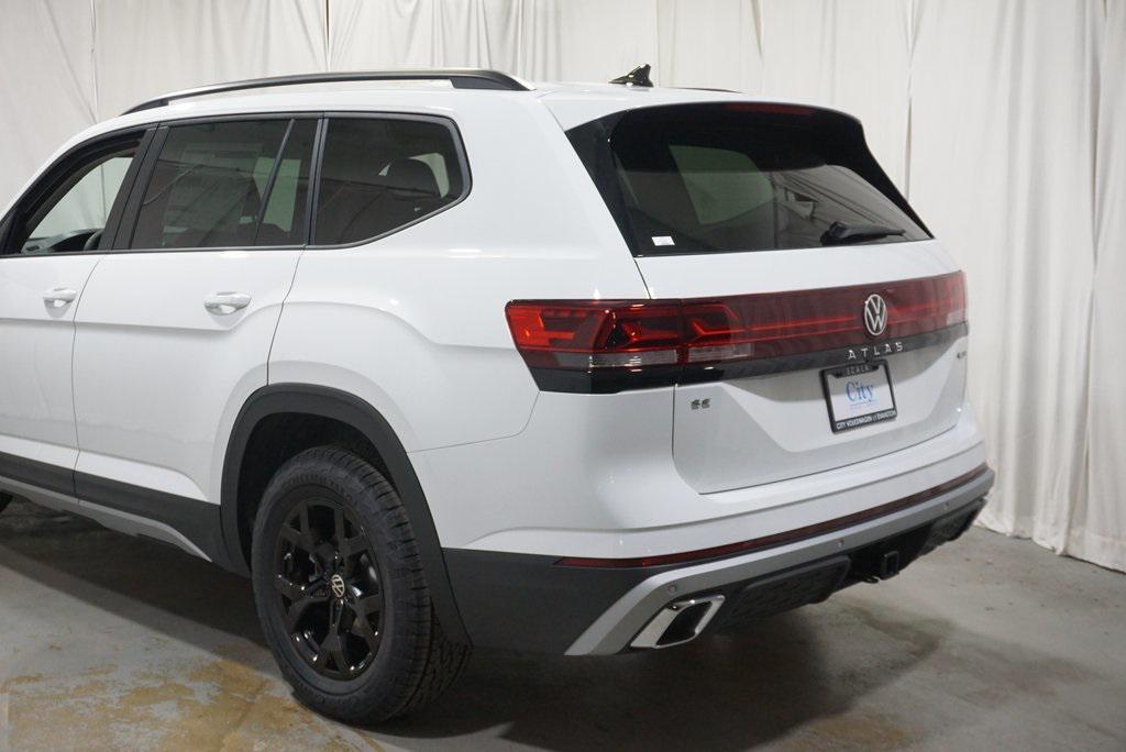 new 2025 Volkswagen Atlas car, priced at $41,654