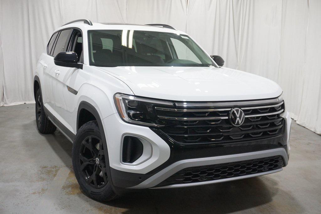 new 2025 Volkswagen Atlas car, priced at $41,654