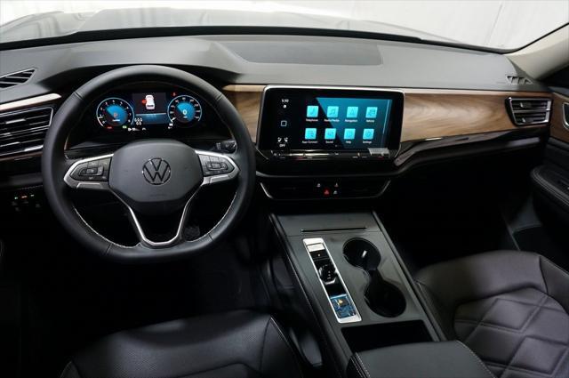 new 2025 Volkswagen Atlas car, priced at $39,006