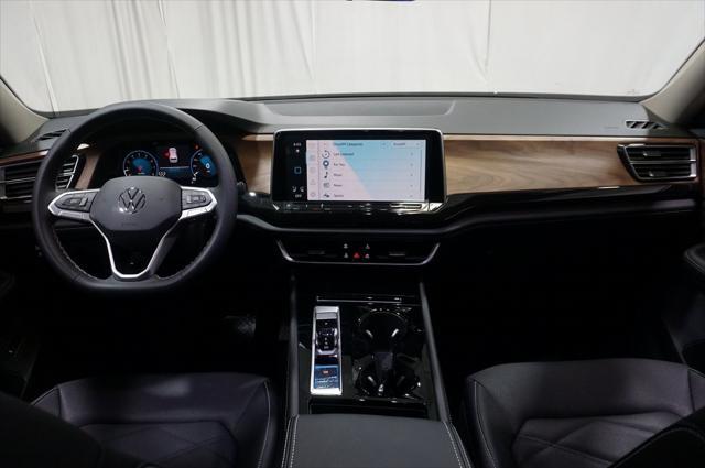 new 2025 Volkswagen Atlas car, priced at $43,616