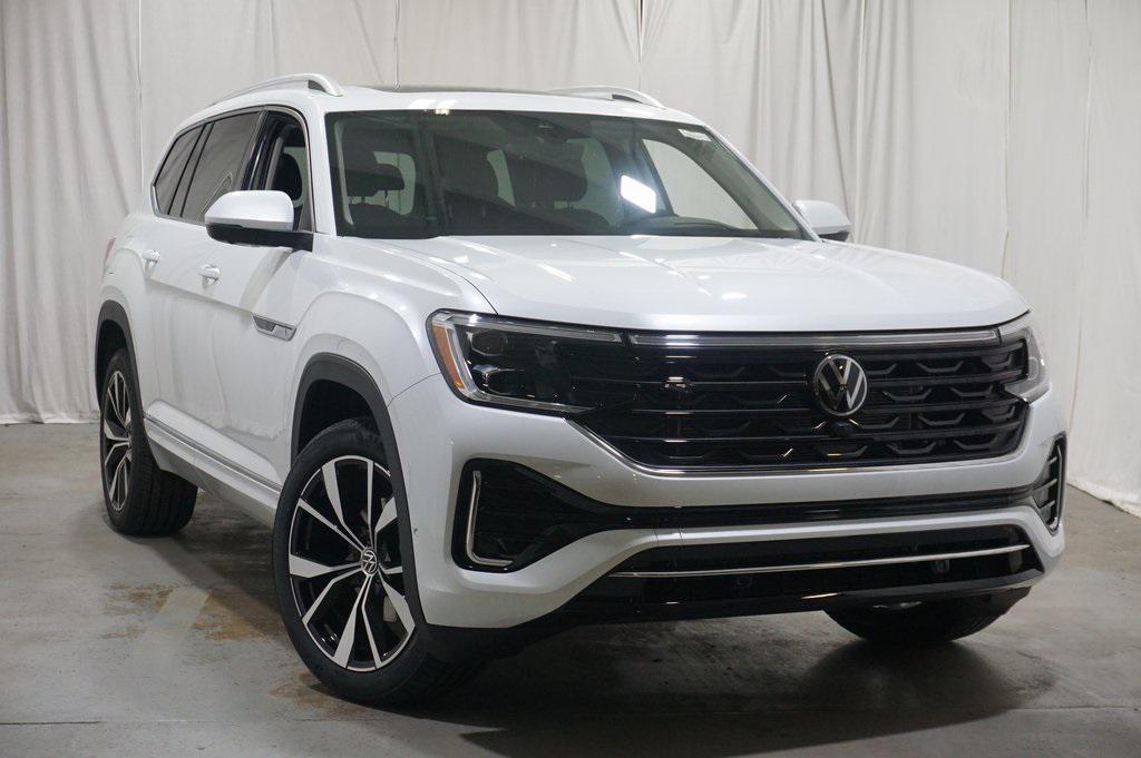 new 2025 Volkswagen Atlas car, priced at $54,348