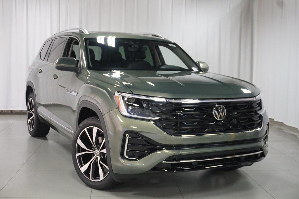new 2026 Volkswagen Atlas car, priced at $56,331