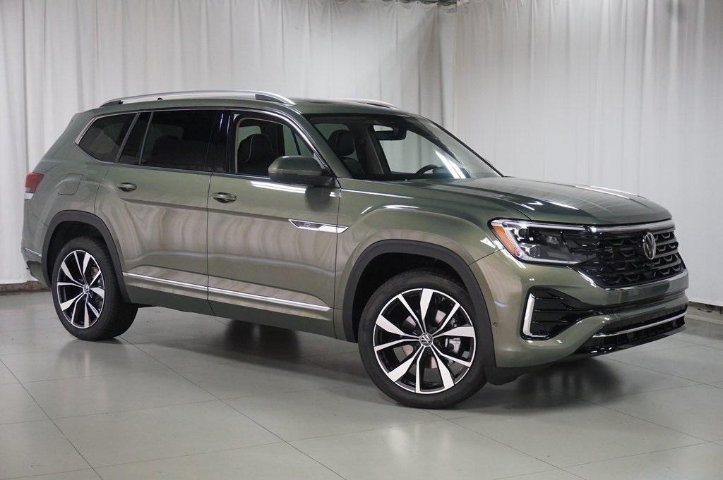 new 2026 Volkswagen Atlas car, priced at $56,331
