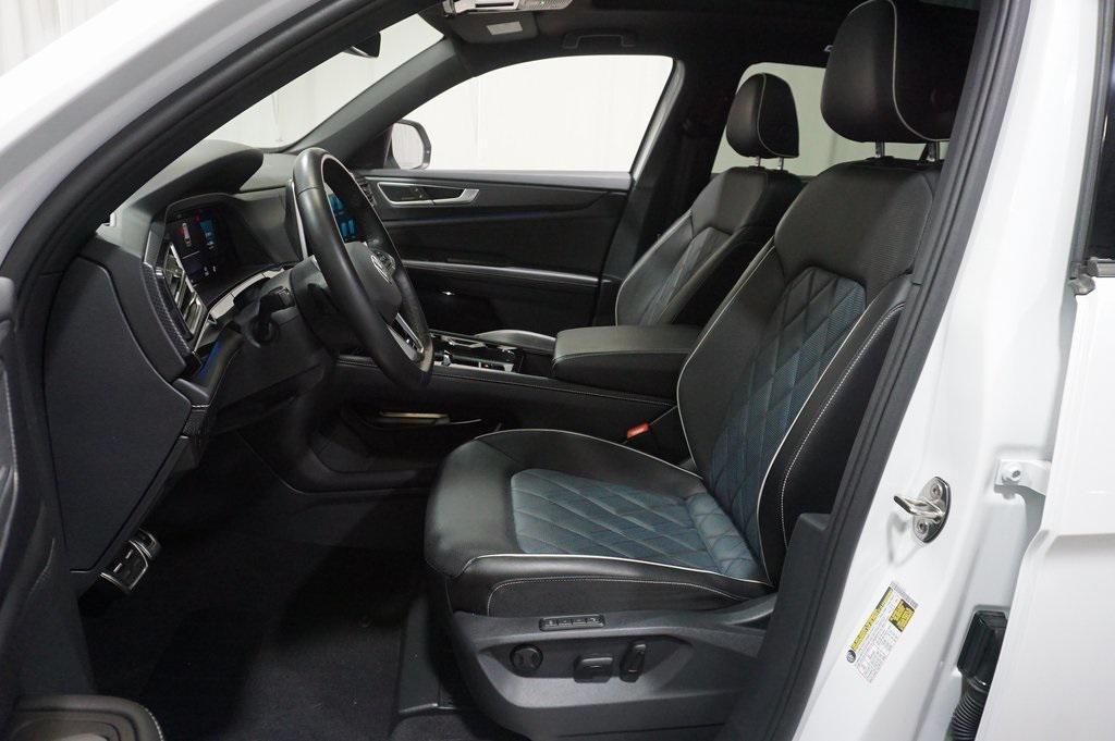 used 2025 Volkswagen Atlas Cross Sport car, priced at $42,990