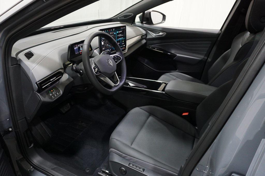 new 2025 Volkswagen ID.4 car, priced at $49,353