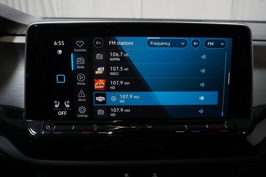 used 2025 Volkswagen Atlas Cross Sport car, priced at $35,990