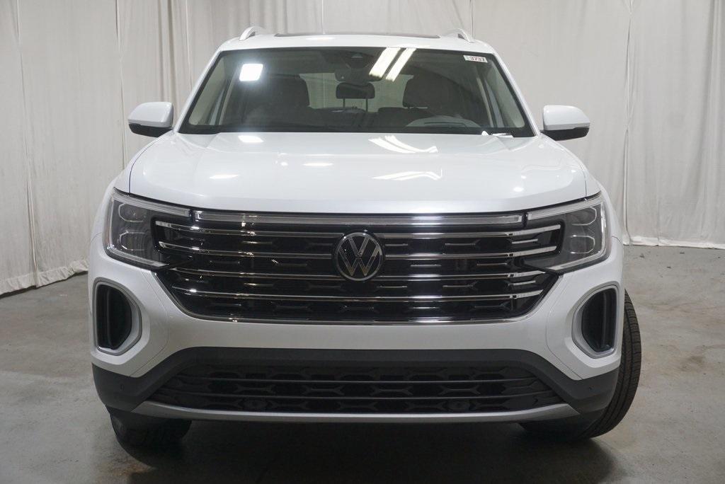 new 2024 Volkswagen Atlas car, priced at $47,452