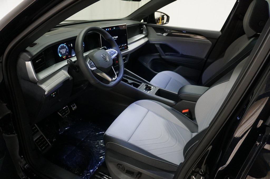 new 2025 Volkswagen Tiguan car, priced at $37,437