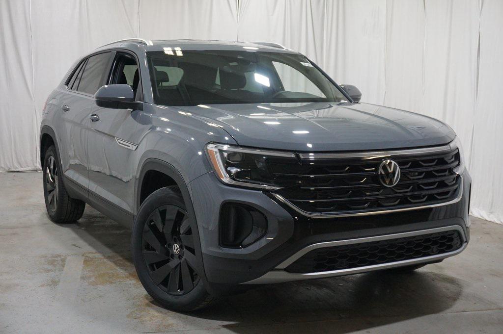 new 2025 Volkswagen Atlas Cross Sport car, priced at $41,008