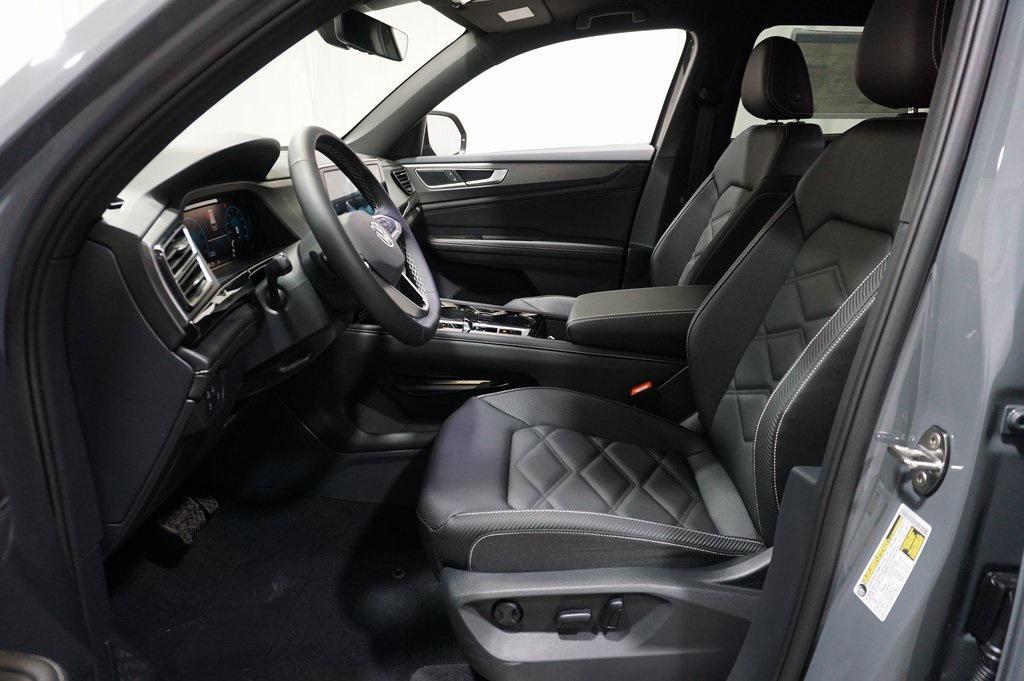 new 2025 Volkswagen Atlas Cross Sport car, priced at $41,008