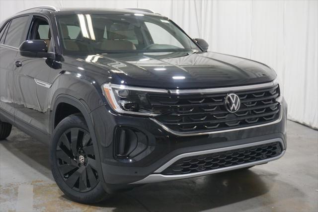 new 2025 Volkswagen Atlas Cross Sport car, priced at $44,103