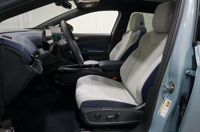 new 2025 Volkswagen ID.4 car, priced at $52,853