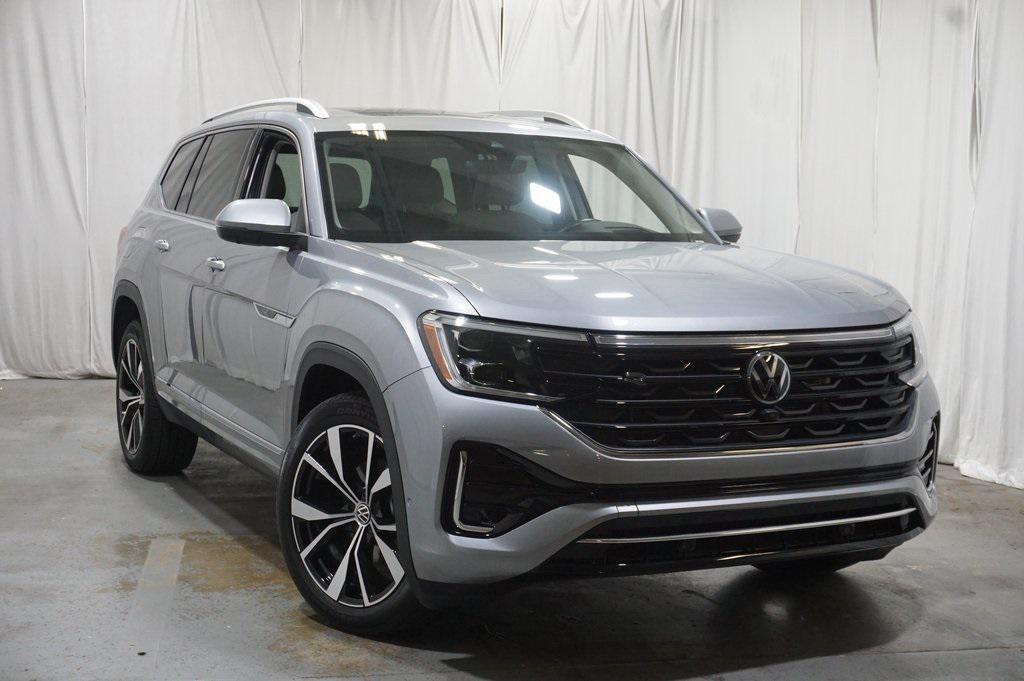 used 2025 Volkswagen Atlas car, priced at $46,590