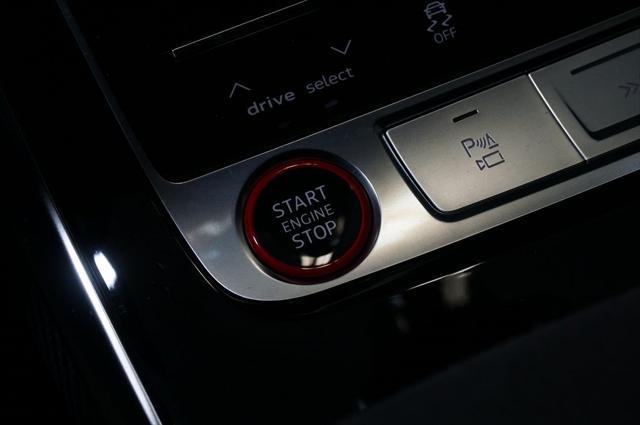 used 2023 Audi RS Q8 car