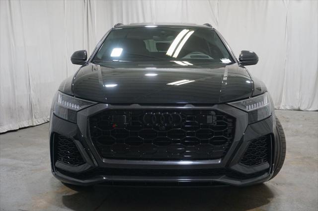 used 2023 Audi RS Q8 car