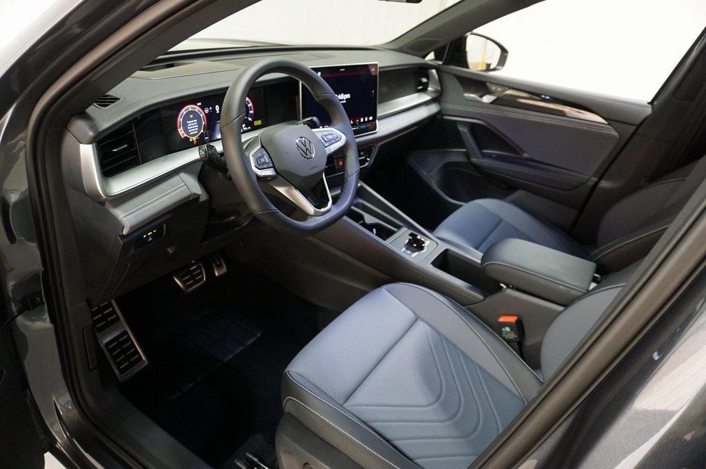 new 2025 Volkswagen Tiguan car, priced at $37,193