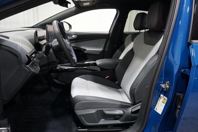 new 2025 Volkswagen ID.4 car, priced at $44,820