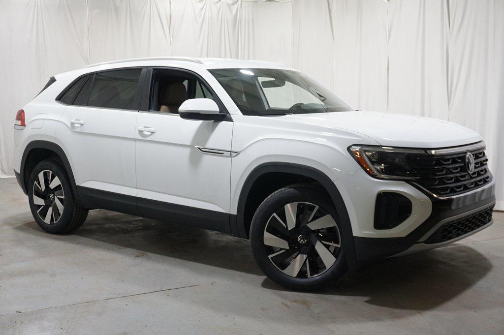 new 2025 Volkswagen Atlas Cross Sport car, priced at $40,059