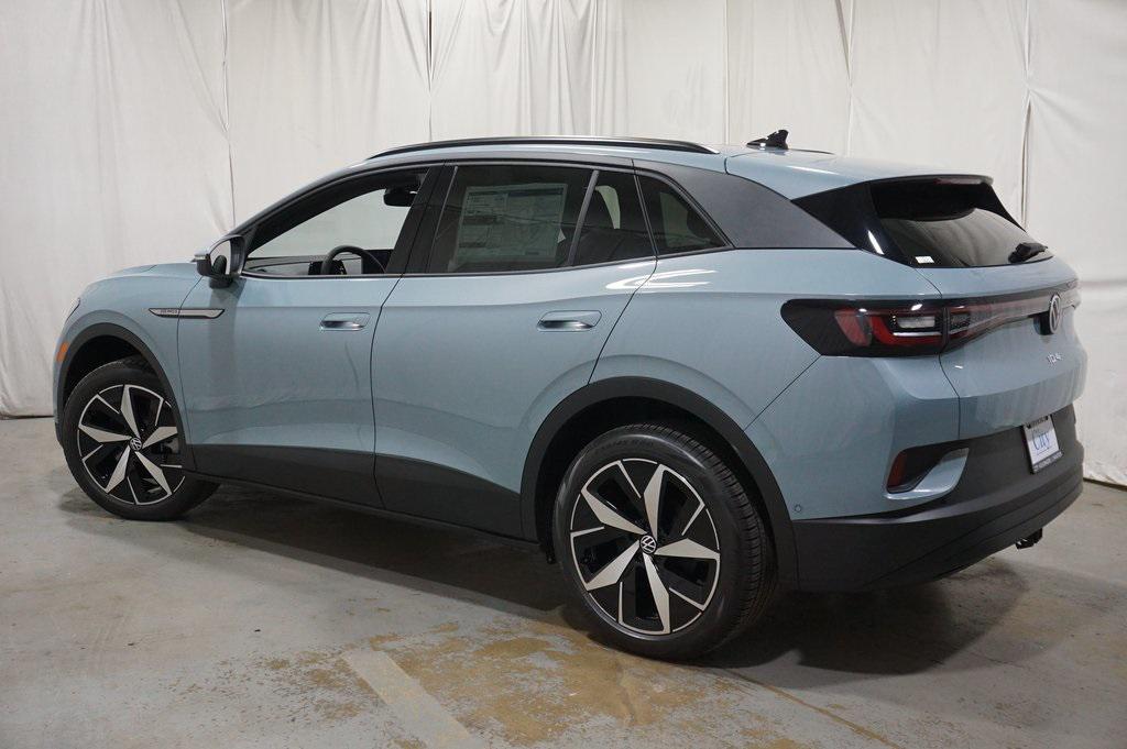 new 2025 Volkswagen ID.4 car, priced at $46,257
