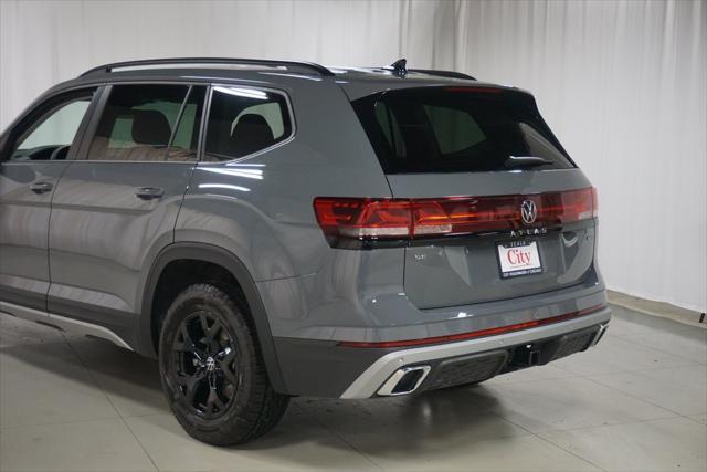 new 2025 Volkswagen Atlas car, priced at $45,939