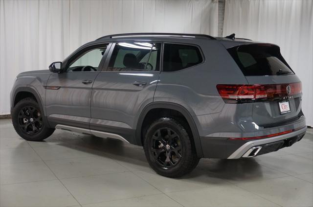 new 2025 Volkswagen Atlas car, priced at $46,612