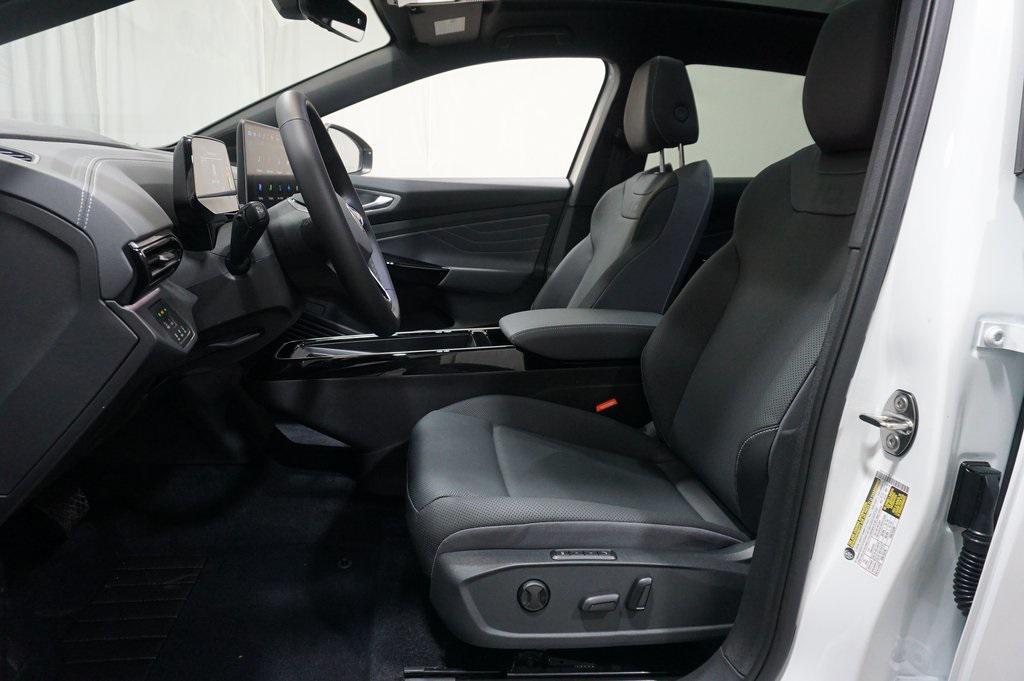 new 2025 Volkswagen ID.4 car, priced at $46,693