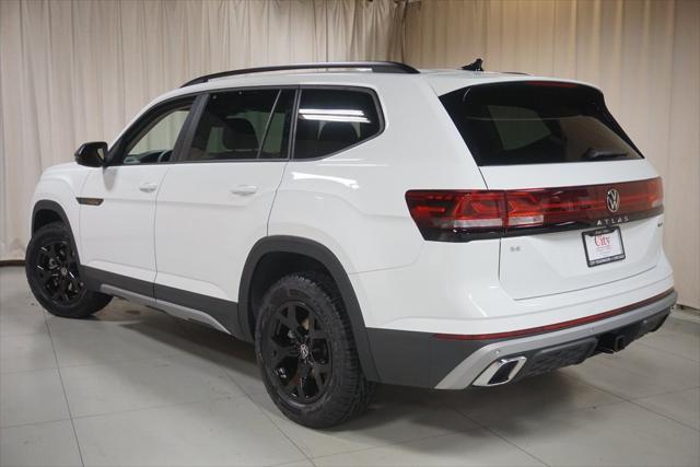 new 2024 Volkswagen Atlas car, priced at $43,117