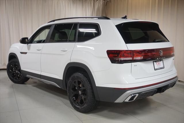 new 2024 Volkswagen Atlas car, priced at $43,117