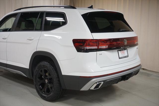 new 2024 Volkswagen Atlas car, priced at $43,117