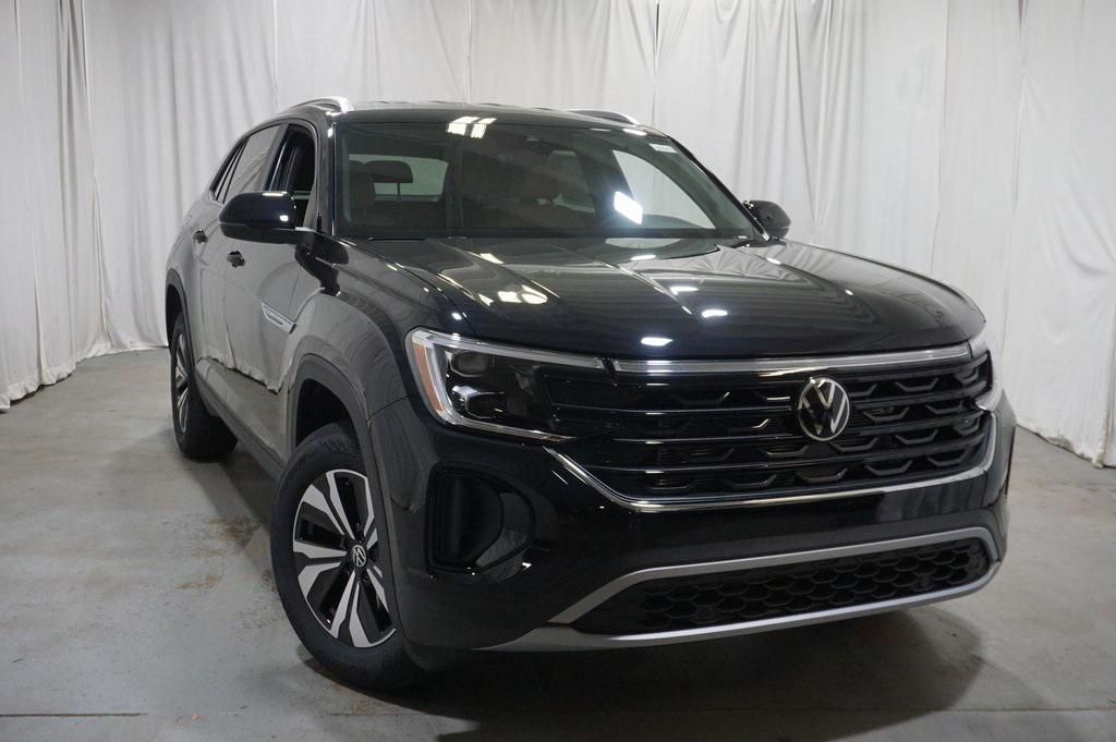 new 2025 Volkswagen Atlas Cross Sport car, priced at $37,634