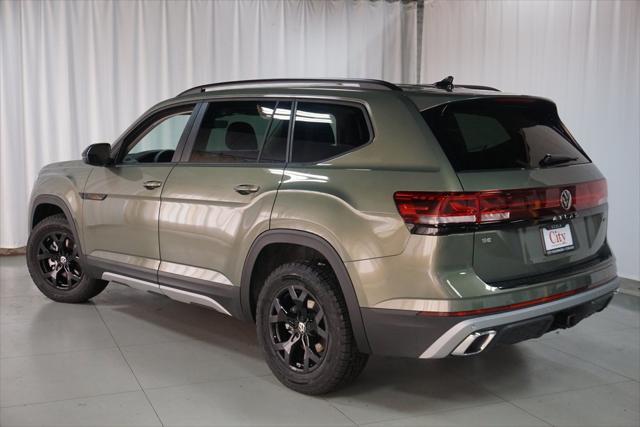 new 2025 Volkswagen Atlas car, priced at $45,541