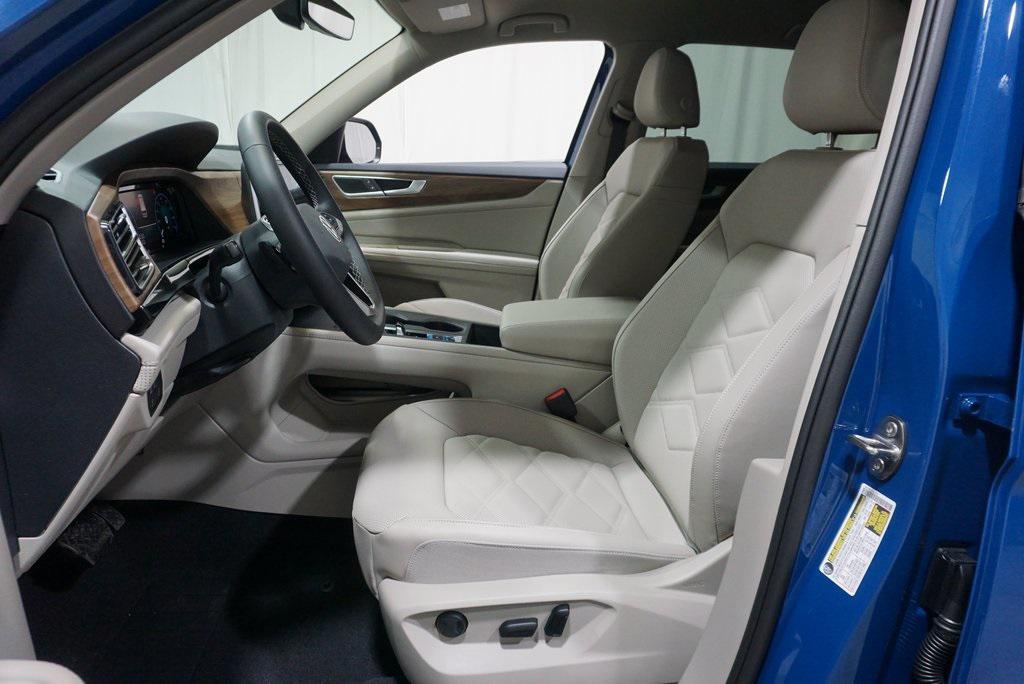 new 2025 Volkswagen Atlas car, priced at $36,506