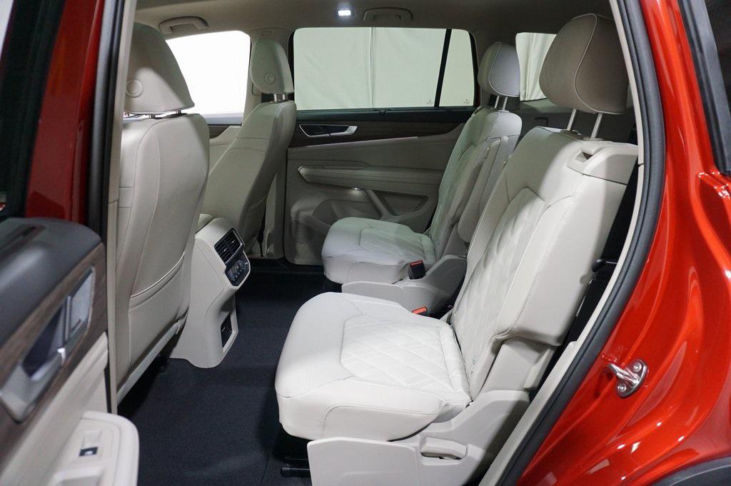 new 2025 Volkswagen Atlas car, priced at $54,946