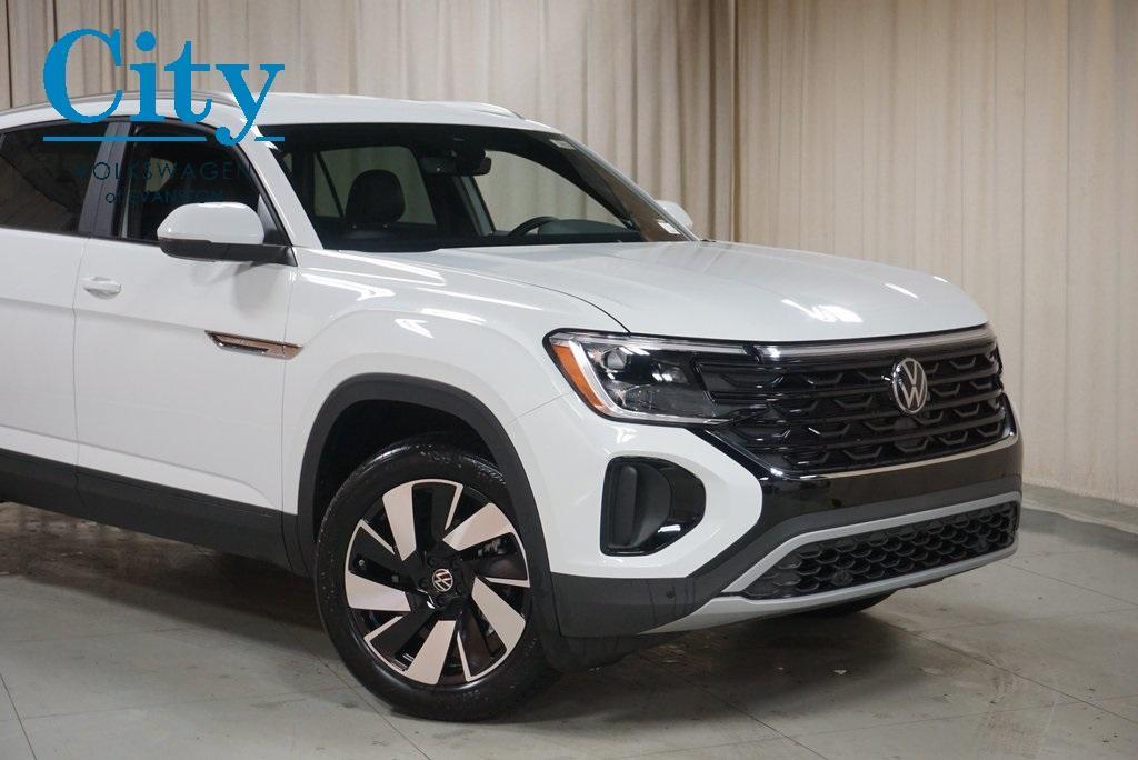 new 2024 Volkswagen Atlas Cross Sport car, priced at $40,071