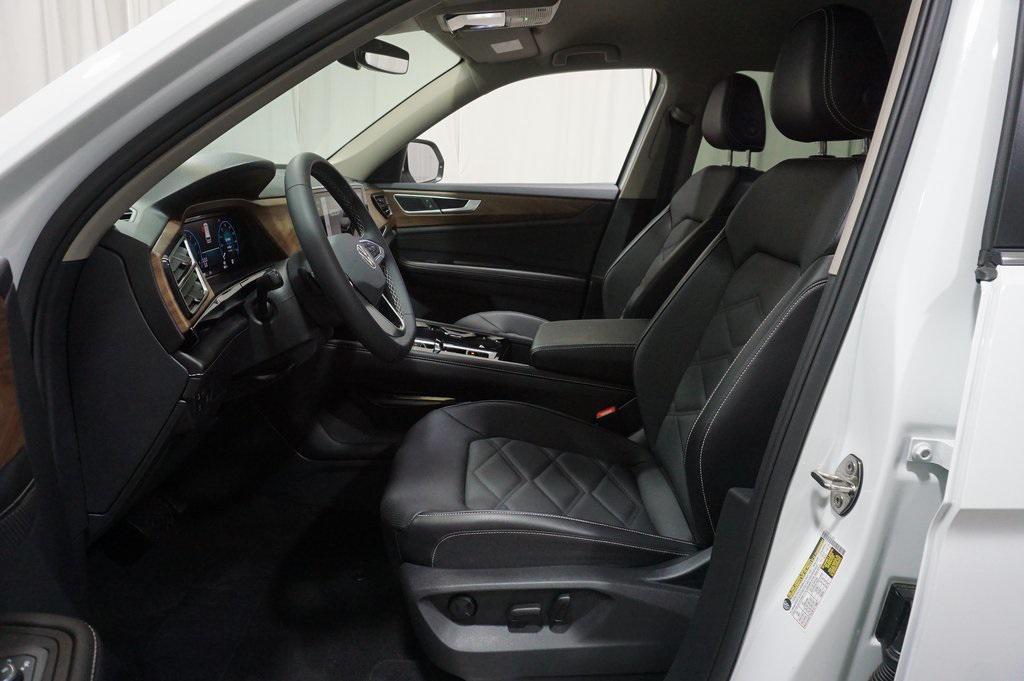 used 2024 Volkswagen Atlas car, priced at $33,490