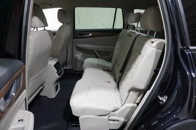 new 2025 Volkswagen Atlas car, priced at $38,506