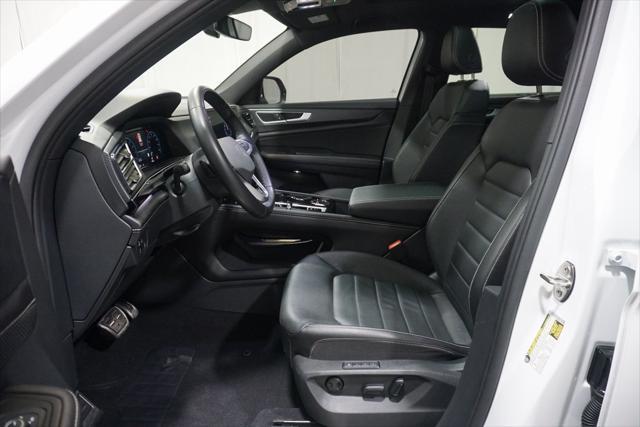 used 2024 Volkswagen Atlas Cross Sport car, priced at $38,900