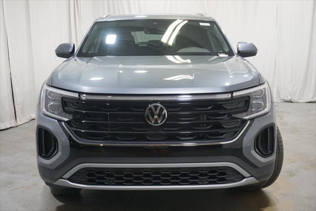 new 2025 Volkswagen Atlas Cross Sport car, priced at $44,103