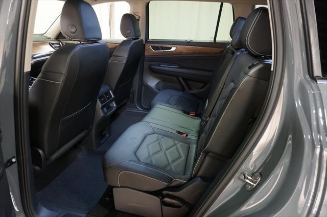 new 2025 Volkswagen Atlas car, priced at $43,616