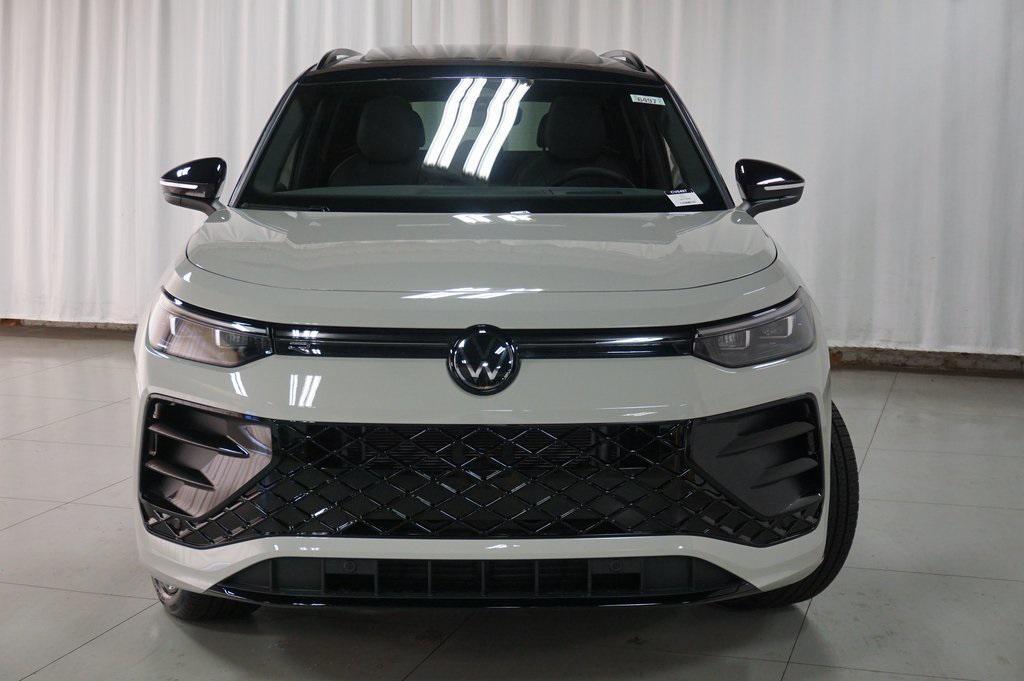new 2025 Volkswagen Tiguan car, priced at $37,677