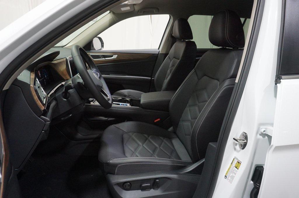 new 2026 Volkswagen Atlas car, priced at $48,286